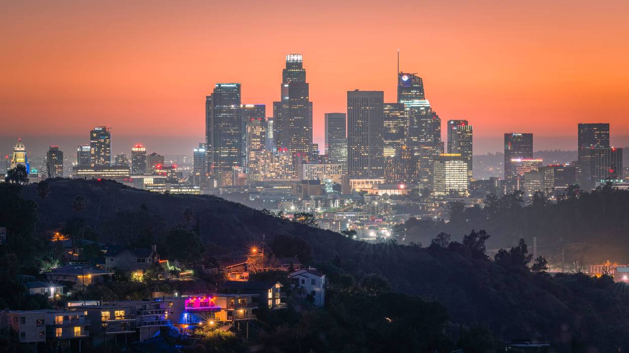 LA