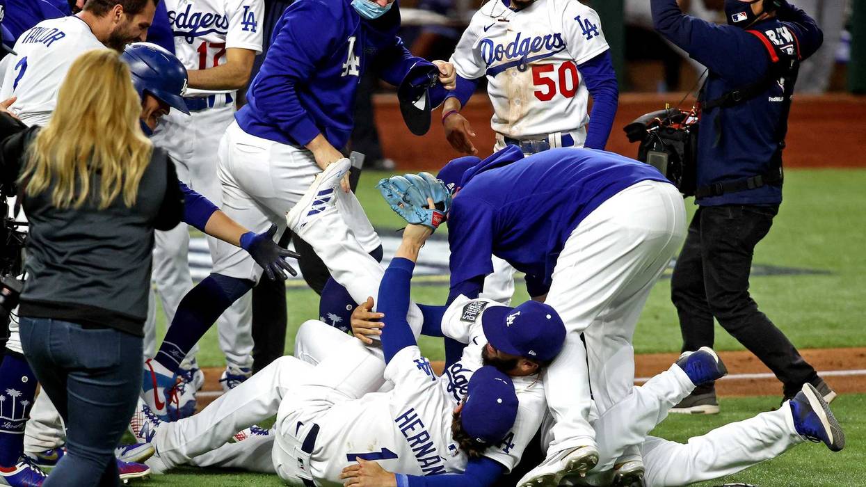 LAD WS 2020 Champs dogpile