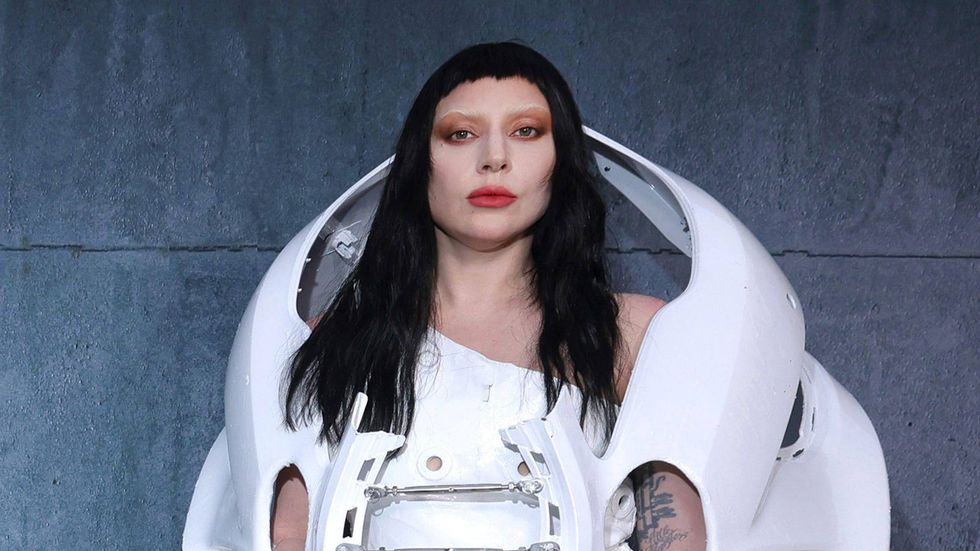 Lady Gaga silences pregnancy rumor with 'Tortured' Taylor Swift lyric