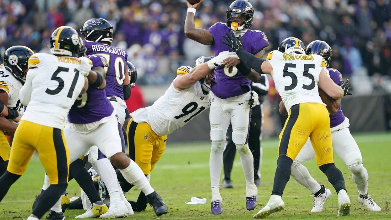 Lamar Jackson under pressure vs Steelers