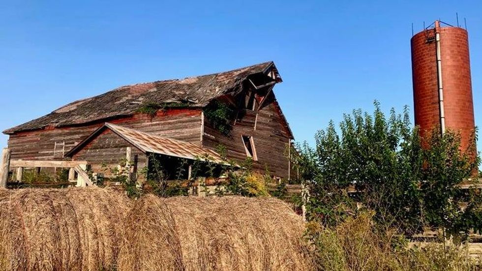 Lansing, KS barn built in the 1800