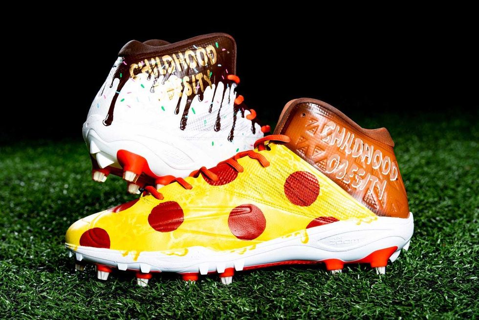 Larry Ogunjobi Fuel Up to Play 60; Youth health and wellness cleats