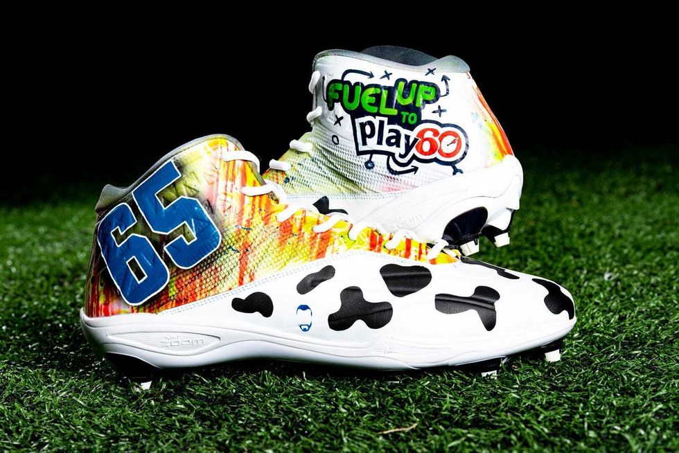 Larry Ogunjobi Fuel Up to Play 60; Youth health and wellness cleats