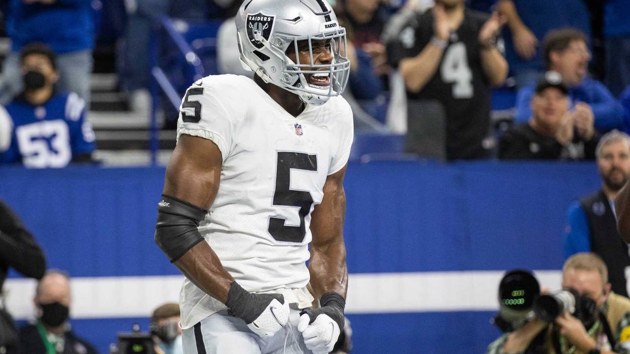 Las Vegas Raiders linebacker Divine Deablo