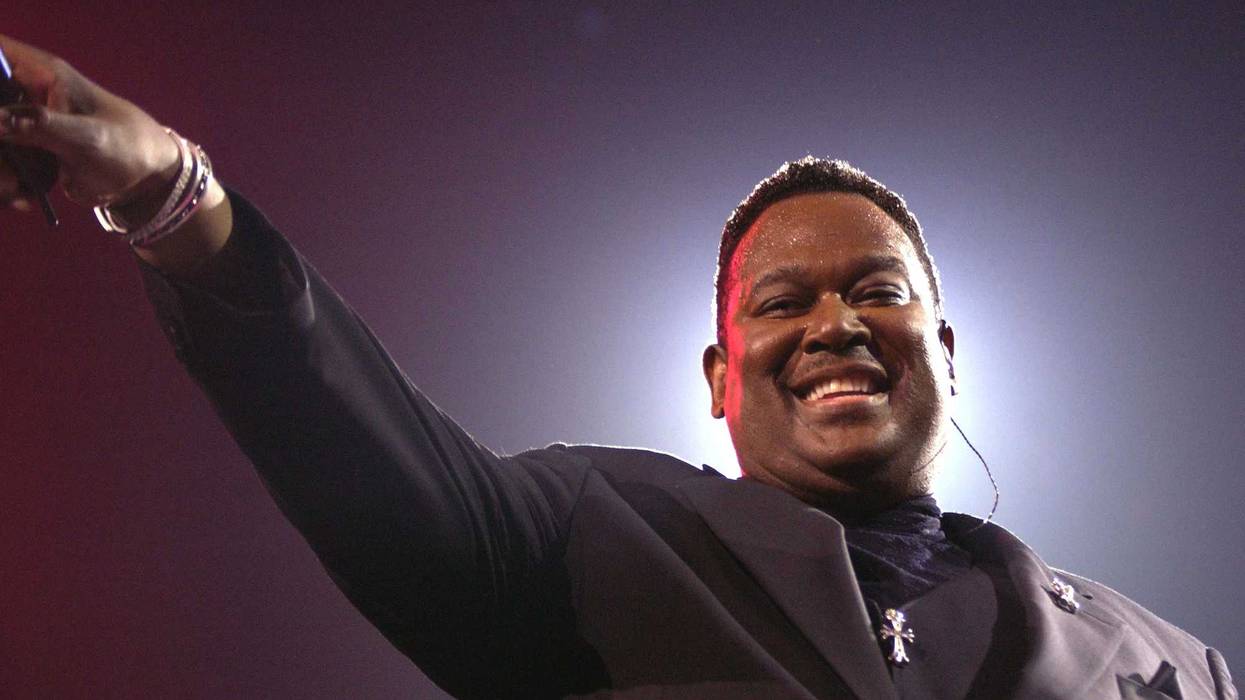 Late singer Luther Vandross performs at the Mandalay Bay Resort September 20, 2002 in Las Vegas, NV.