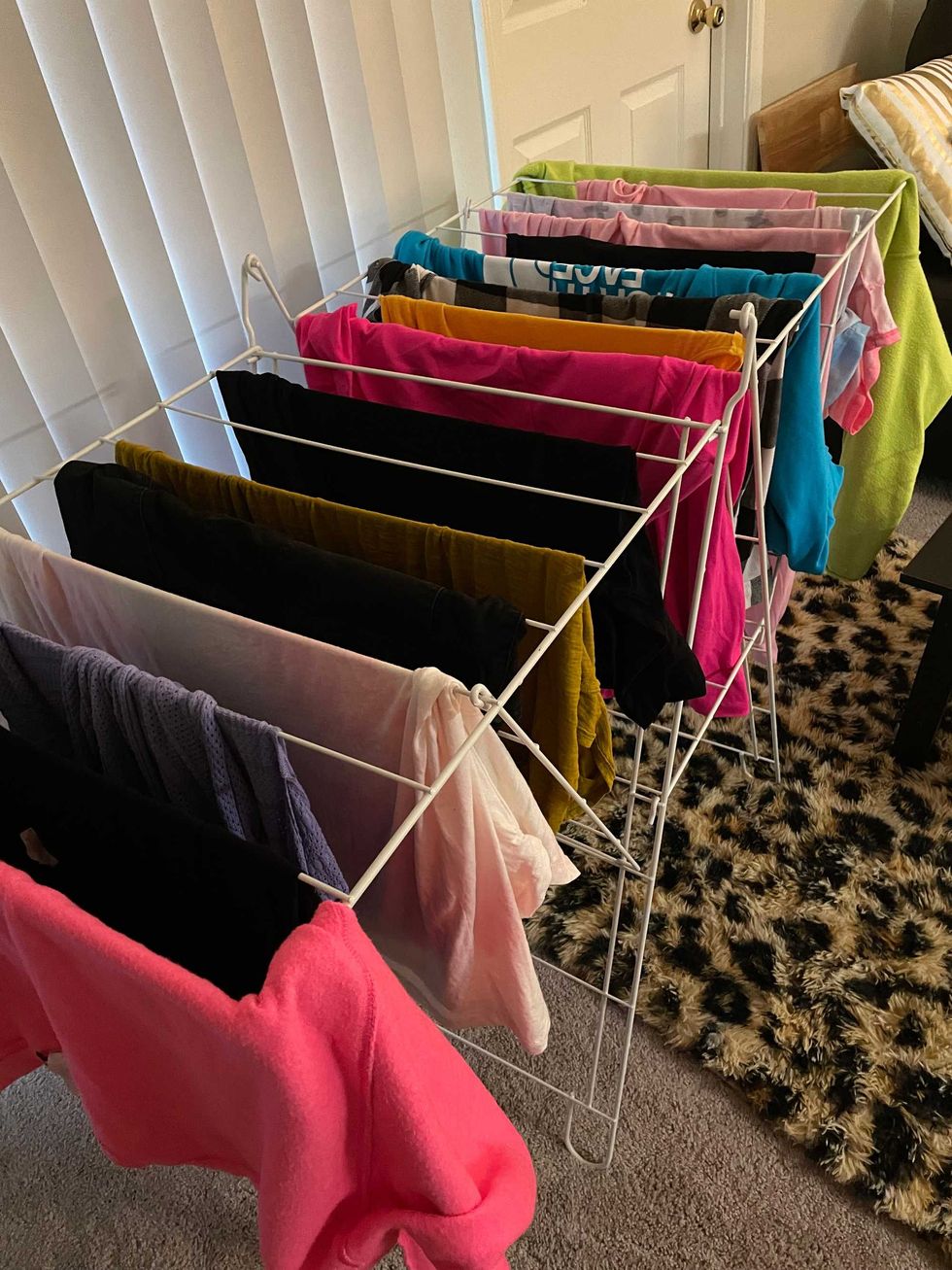 Laundry drying rack