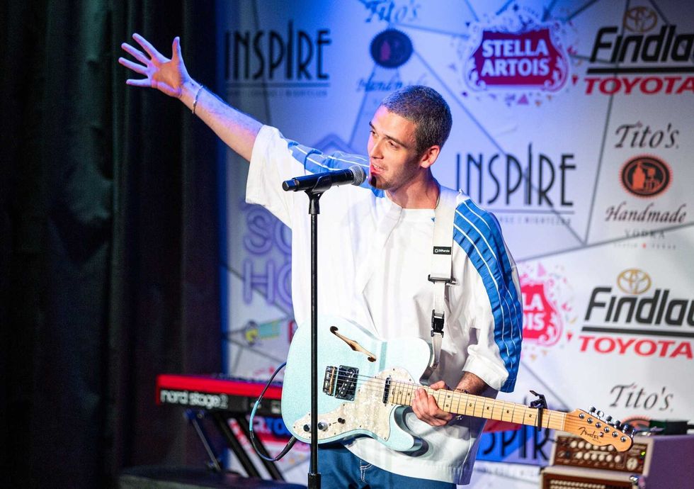 Lauv SH On Stage Photos Courtesy Of Key Lime Photography6