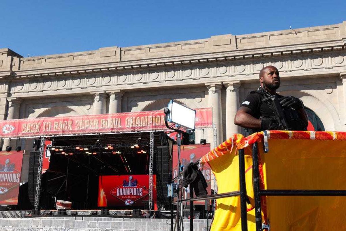 Law enforcement responds to a shooting at Union Station during the Kansas City Chiefs Super Bowl LVIII victory parade on February 14, 2024 in Kansas City, Missouri. Several people were shot and two people were detained after a rally celebrating the Chiefs Super Bowl victory. (Photo by Jamie Squire/Getty Images)