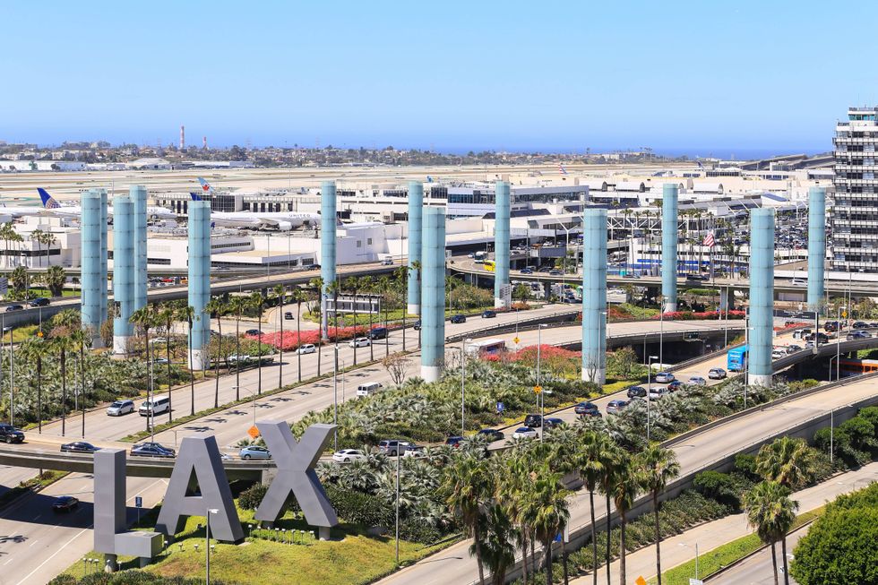 lax