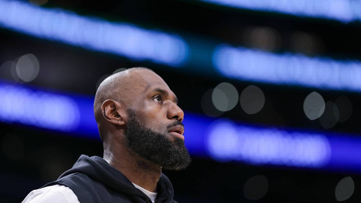LeBron James must try to carry yet another team to playoff success with Lakers' Doncic, Reaves out