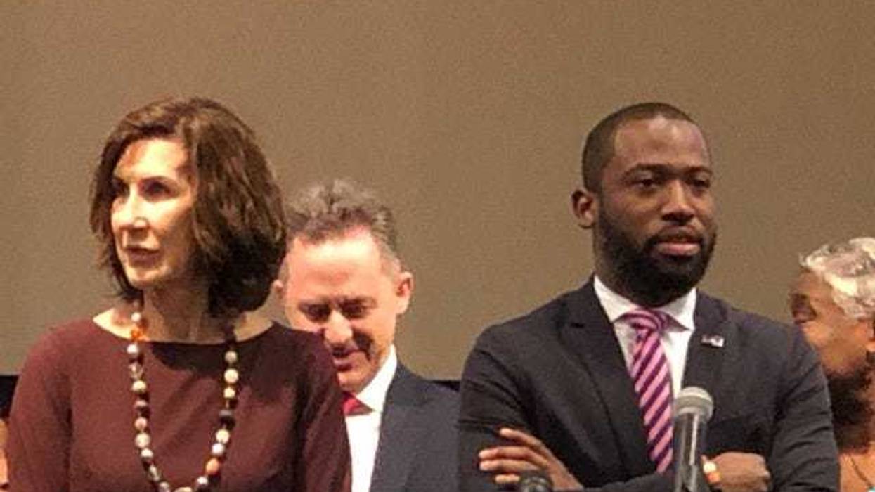 Leslie Haley of the Chesterfield County Board of Supervisors and Richmond Mayor Levar Stoney prepare to discuss coronavirus on Friday, March 13, 2020. (Matt Demlein/News Radio WRVA)