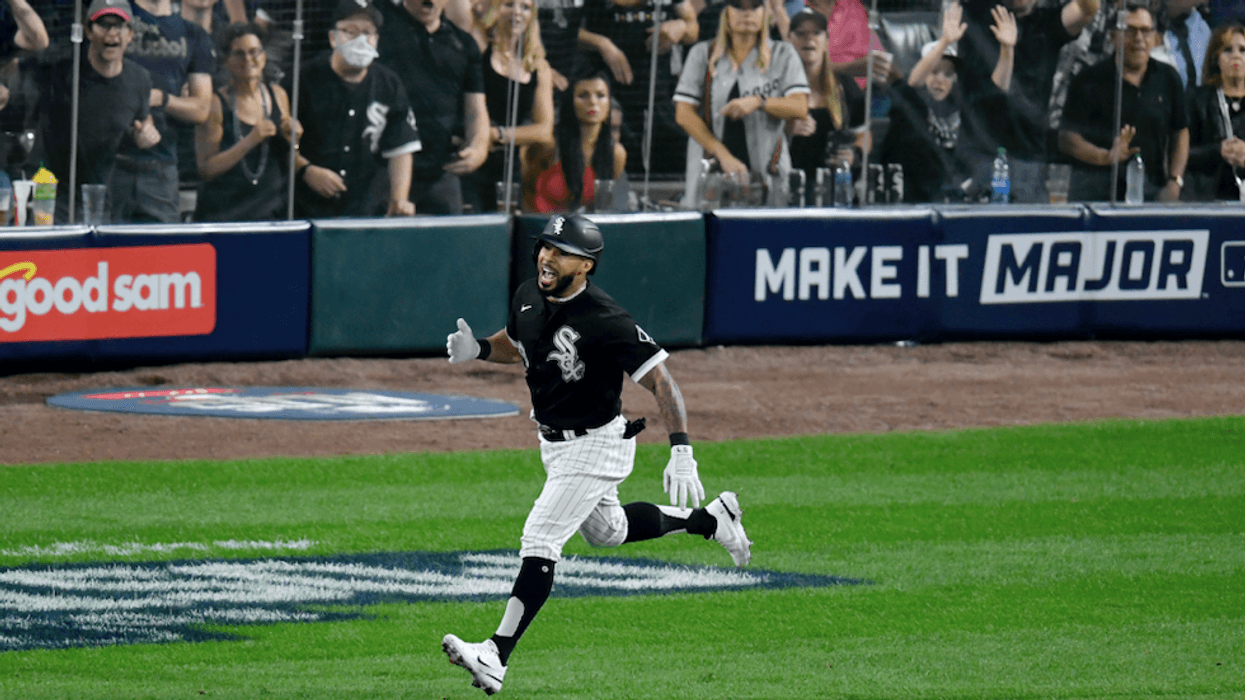 Leury Garcia hits 3 run homer