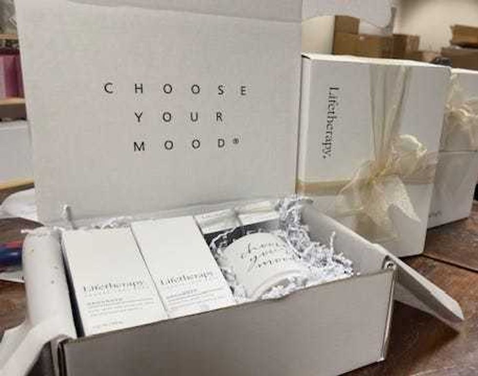 Life Therapy gift box