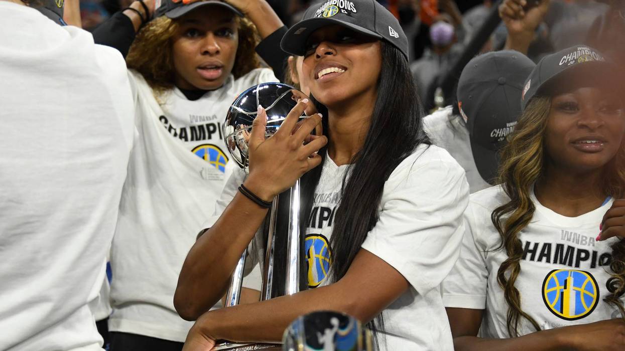 Lightfoot encourages ‘everyone to come’ celebrate Chicago Sky championship at rally