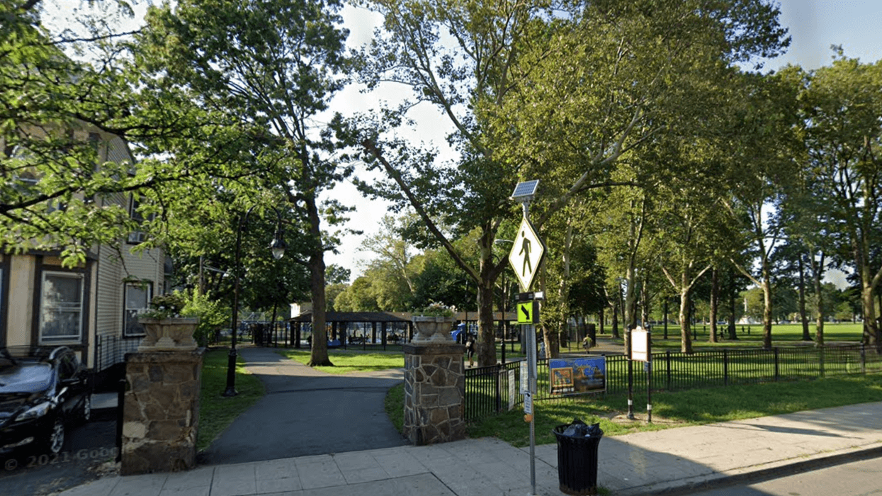 Lincoln Park entrance