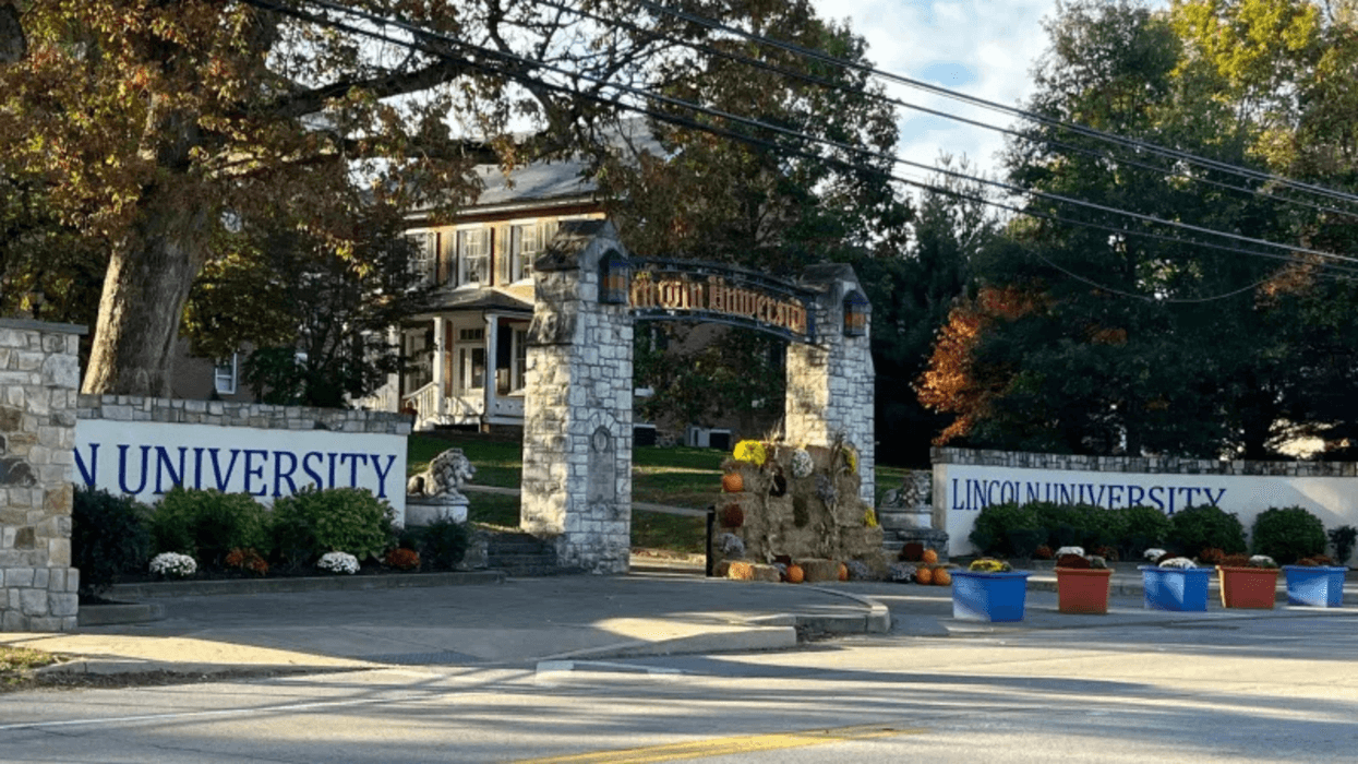 Lincoln University campus entry signs