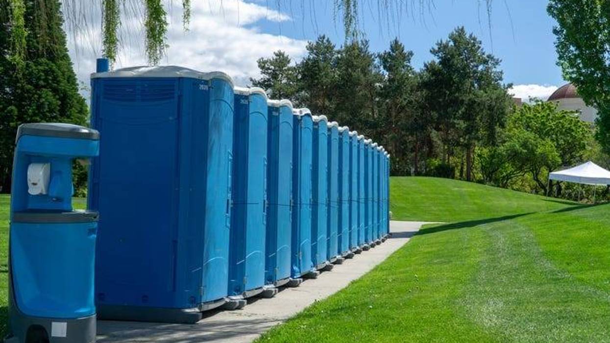 Line of Port-O-Pottys