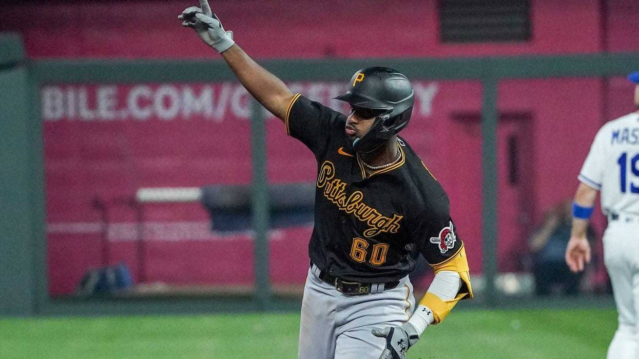 Liover Peguero pointing