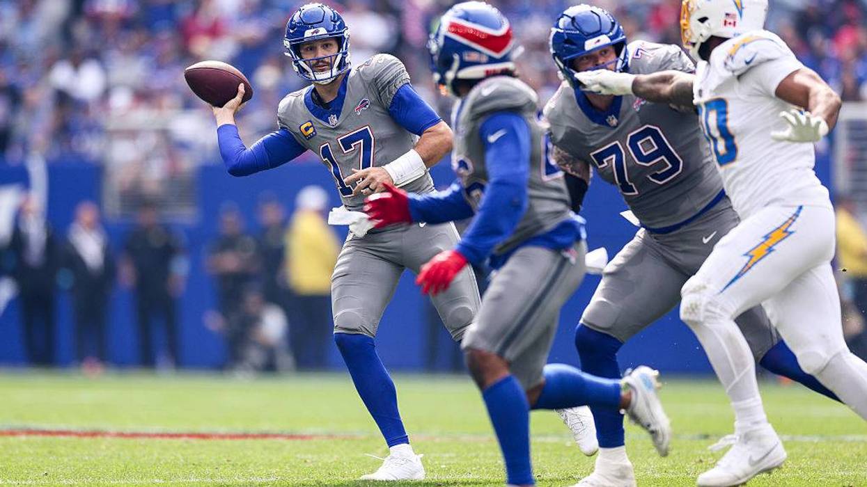 Los Angeles Chargers v Buffalo Bills