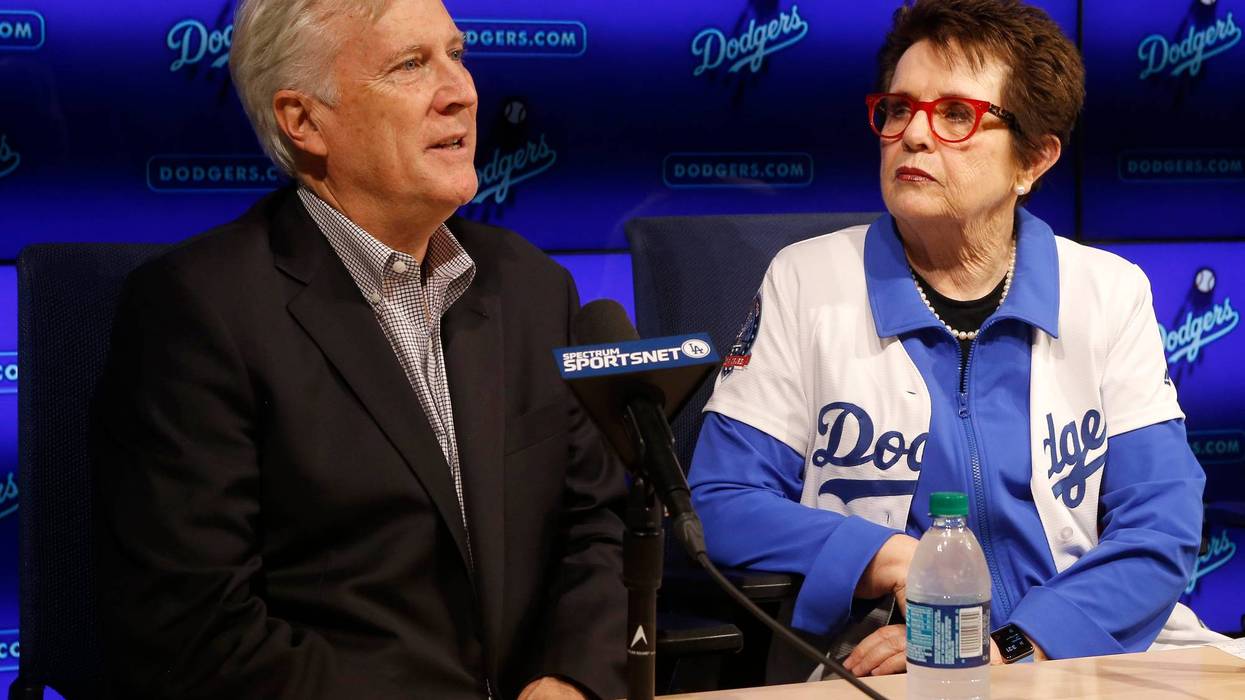 Los Angeles Dodgers owner & chairman Mark Walter, left, introduces to the baseball team ownership group, tennis champion Billie Jean King at a news conference in Los Angeles