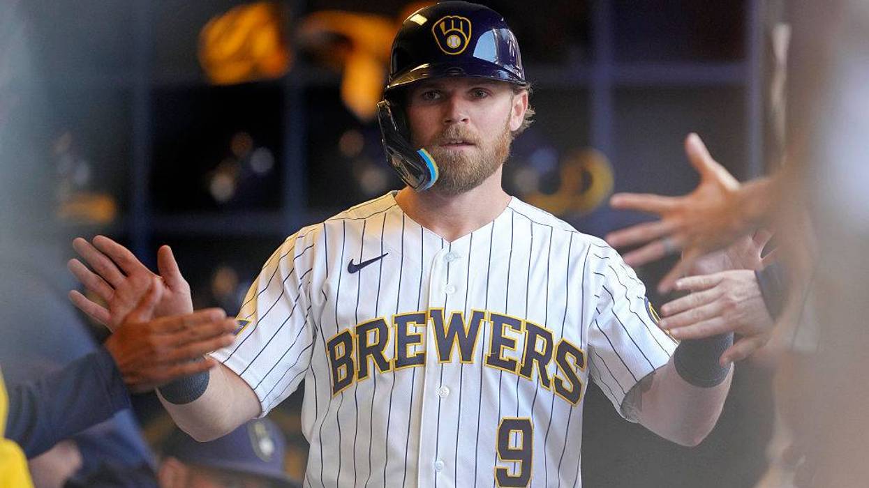 Los Angeles Dodgers v Milwaukee Brewers