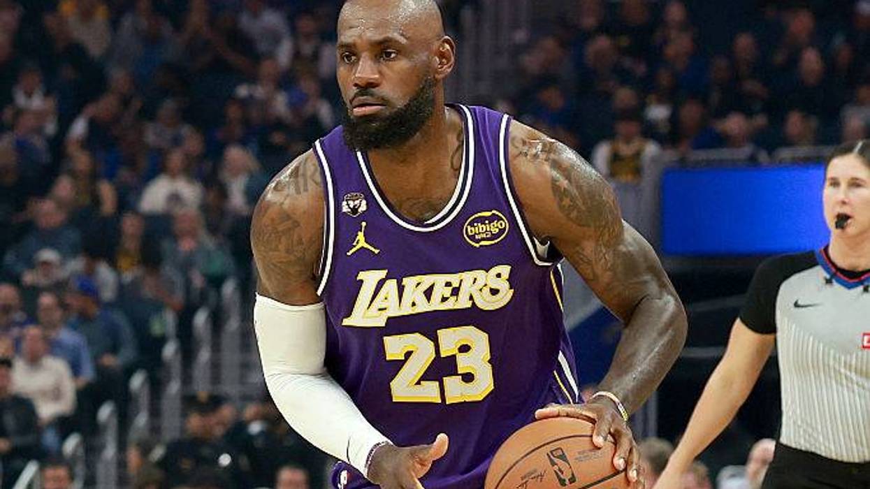 Los Angeles Lakers v Golden State Warriors