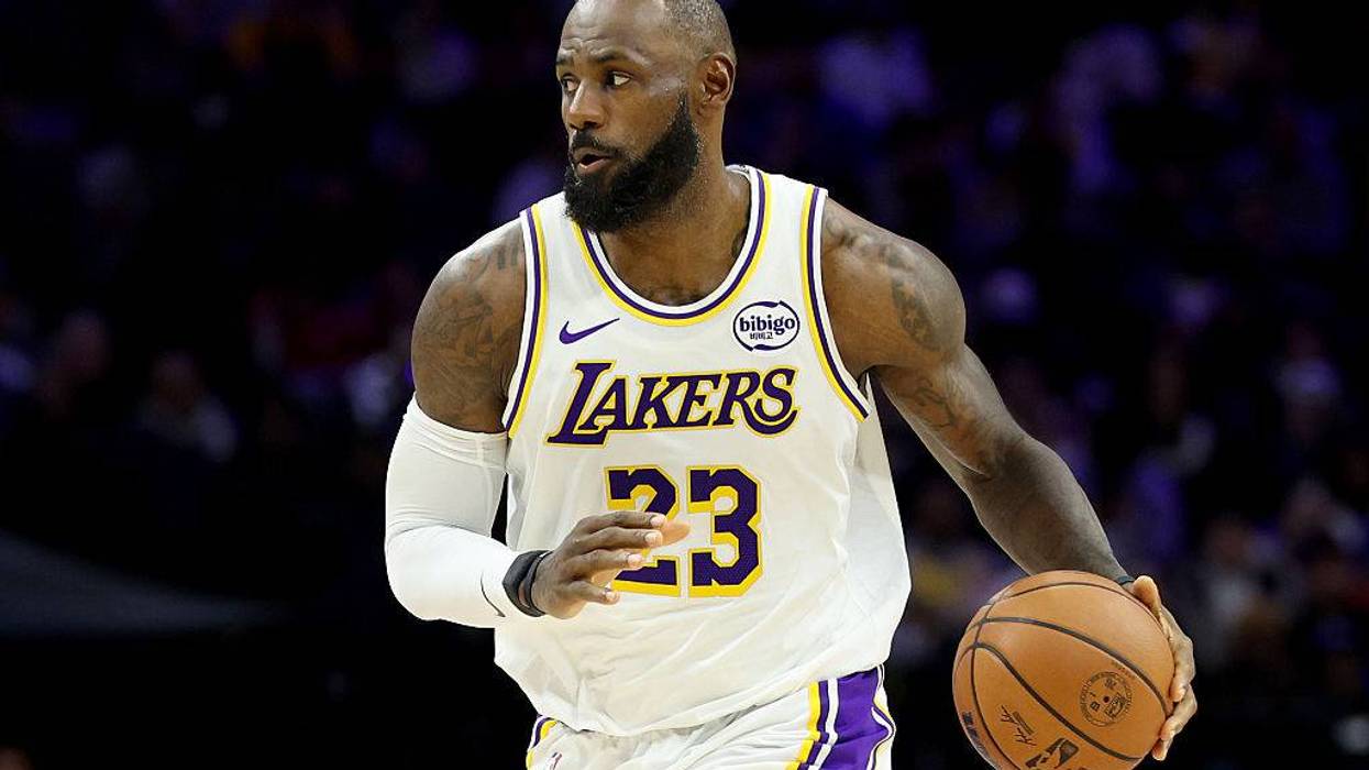 Los Angeles Lakers v Philadelphia 76ers