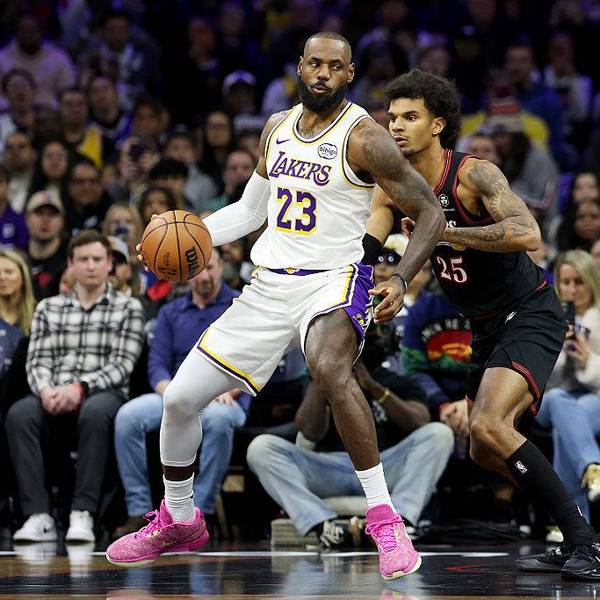 Los Angeles Lakers v Philadelphia 76ers