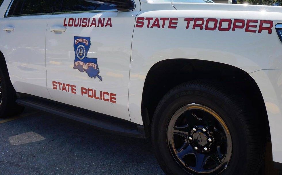 LSP: Livingston deputy shoots suspect after car chase on I-55