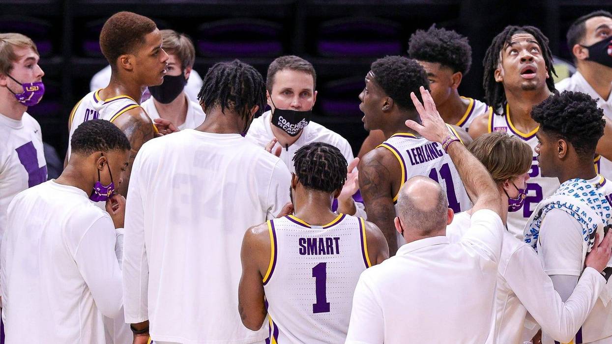 LSU Tigers head coach Will Wade calls a final time out against Texas Tech Red Raiders during the second half at Pete Maravich Assembly Center.