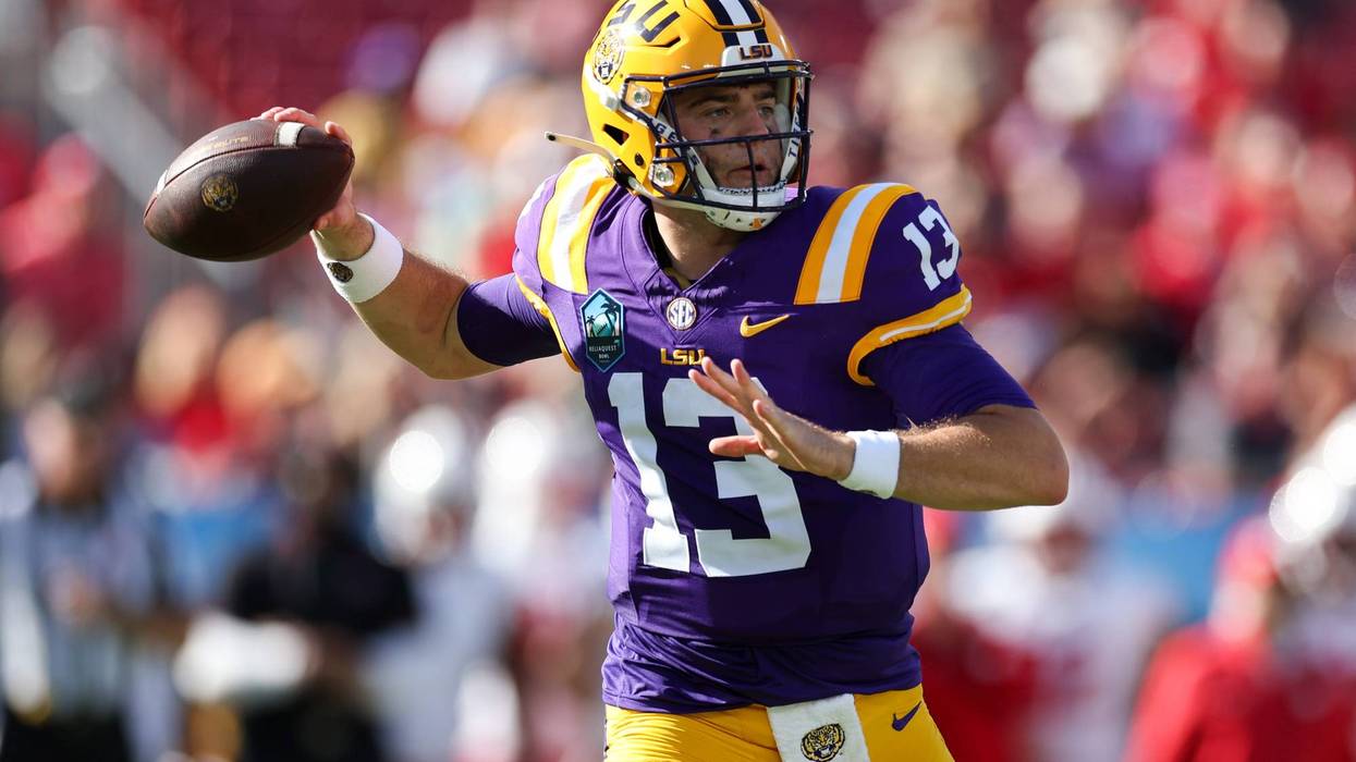 LSU Tigers quarterback Garrett Nussmeier (13) throws a pass against the Wisconsin Badgers