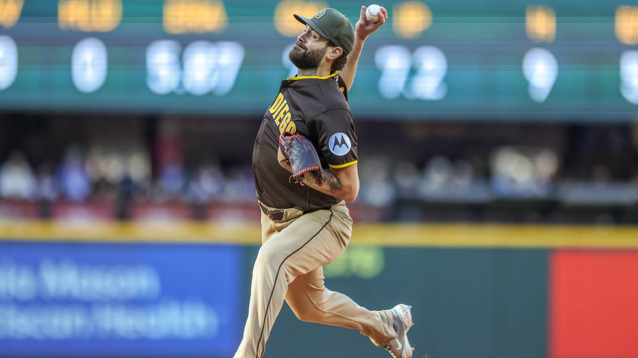 Lucas Giolito turns in efficient effort in Padres debut