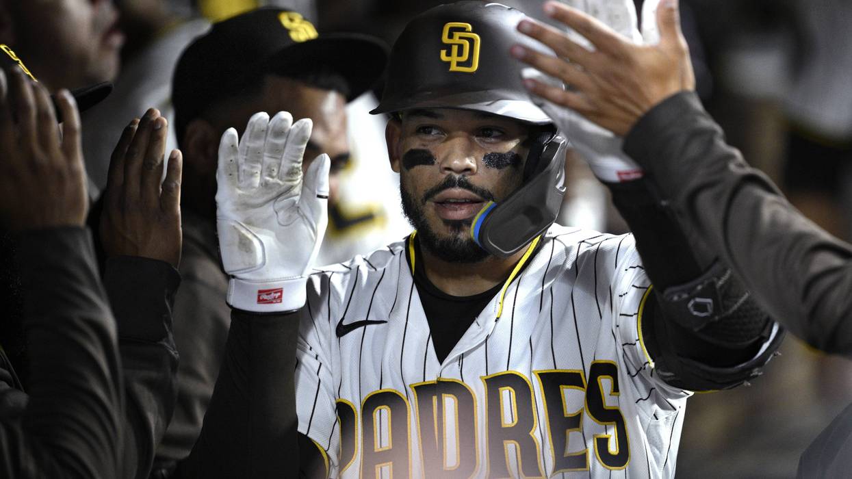 Padres pound Diamondbacks 10-4
