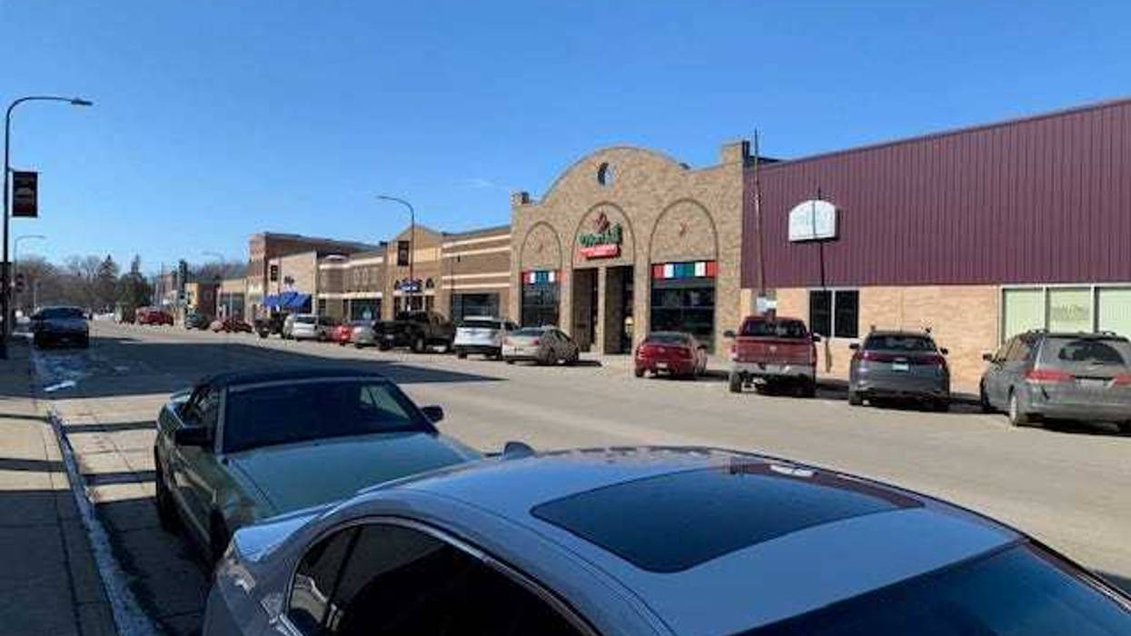 Madelias Main Street north)