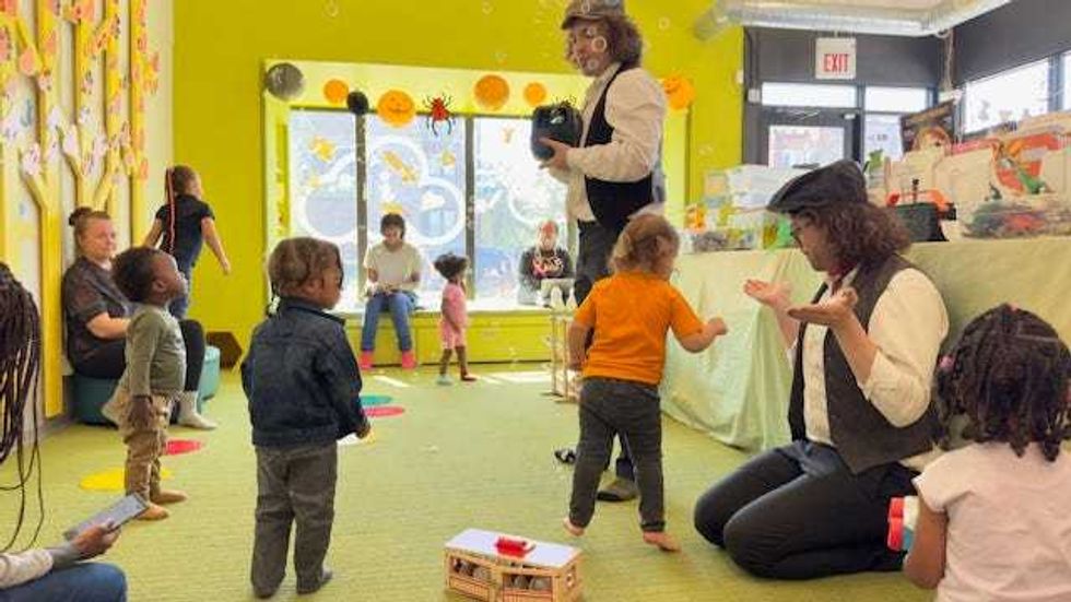 magic show at HelloBaby