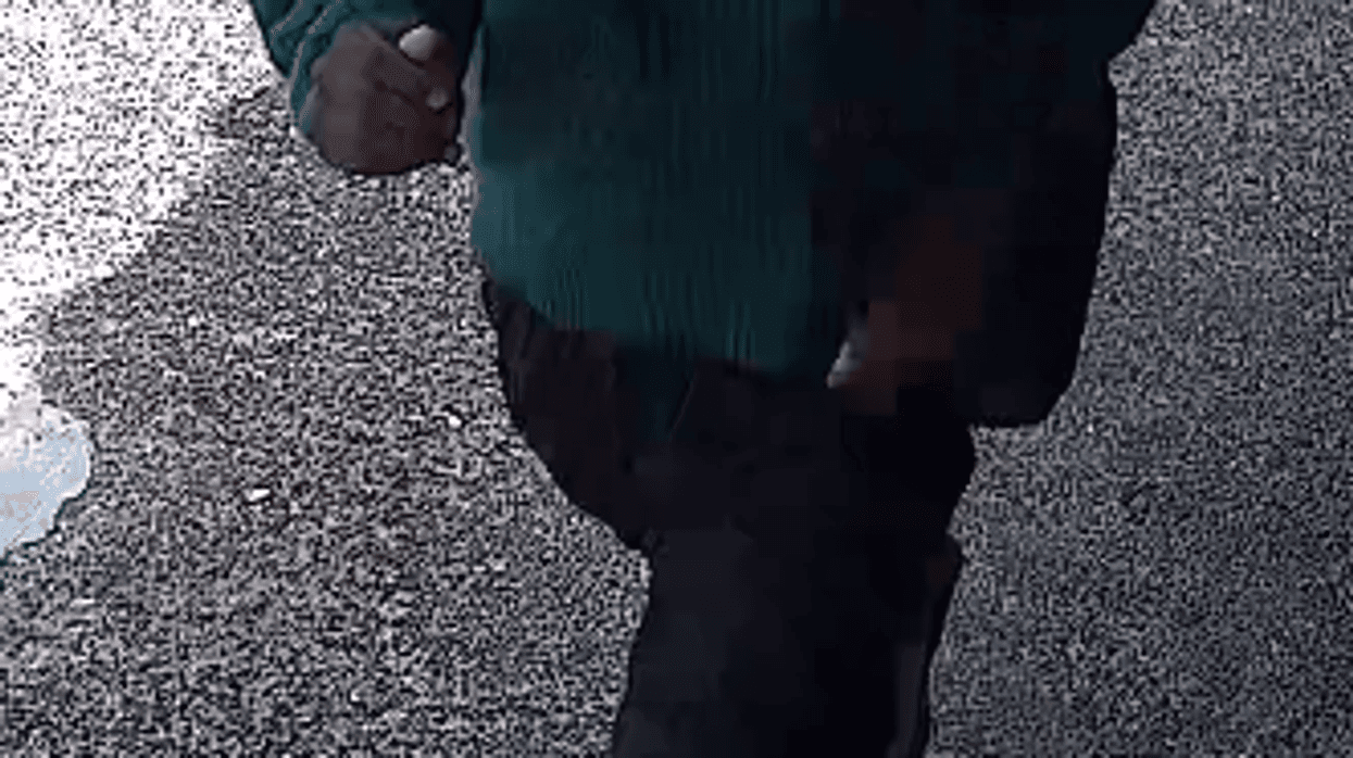 Make a note of this: #FBI Houston's Violent Crime Task Force is seeking the "Sticky Note Bandit" who has committed three robberies in the Houston area during the last ten days.