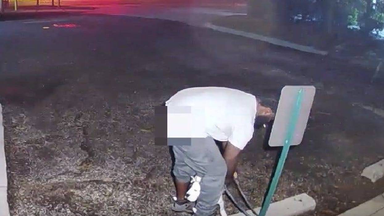 Man abandoning dog at Humane Society of Monroe County