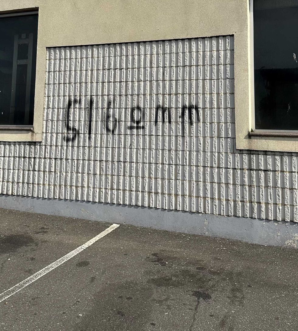 Man arrested for graffiti, violating Nassau mask ban