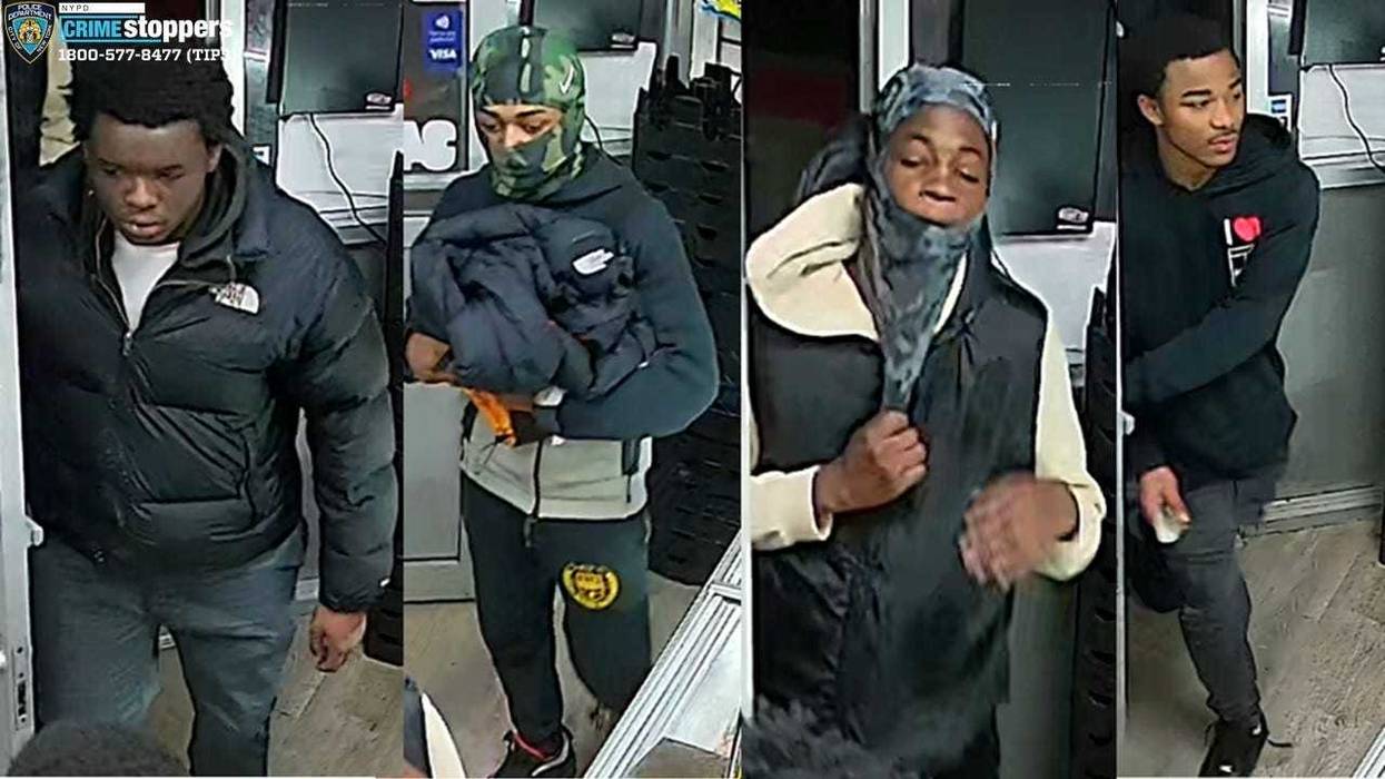 Man attacked and robbed in Bronx park, 4 sought