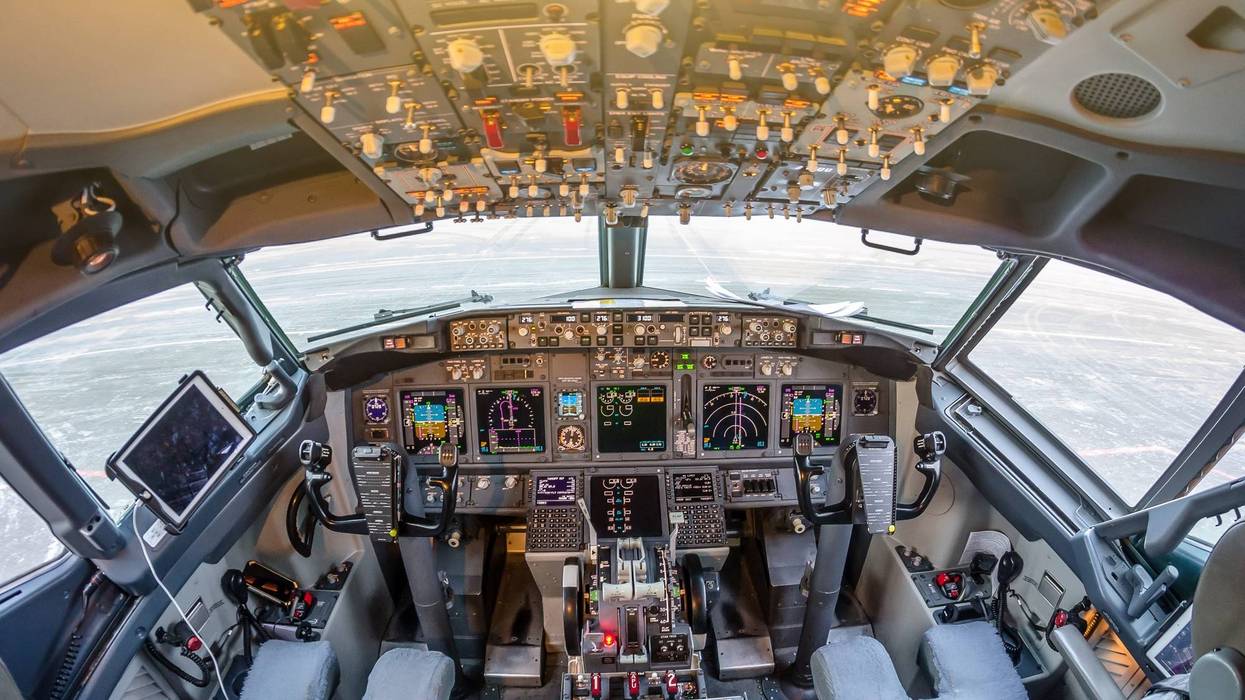 Man damages flight controls on a Miami-bound American Airlines plane