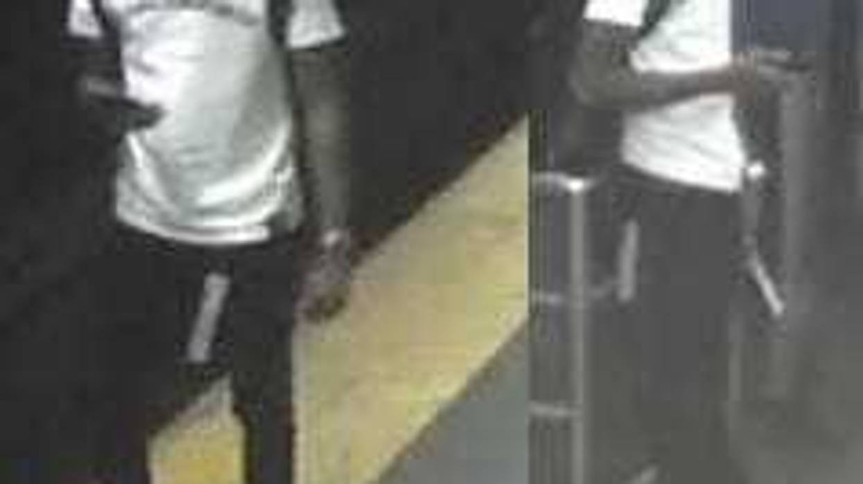 Man gropes woman walking up steps at Union Square subway station