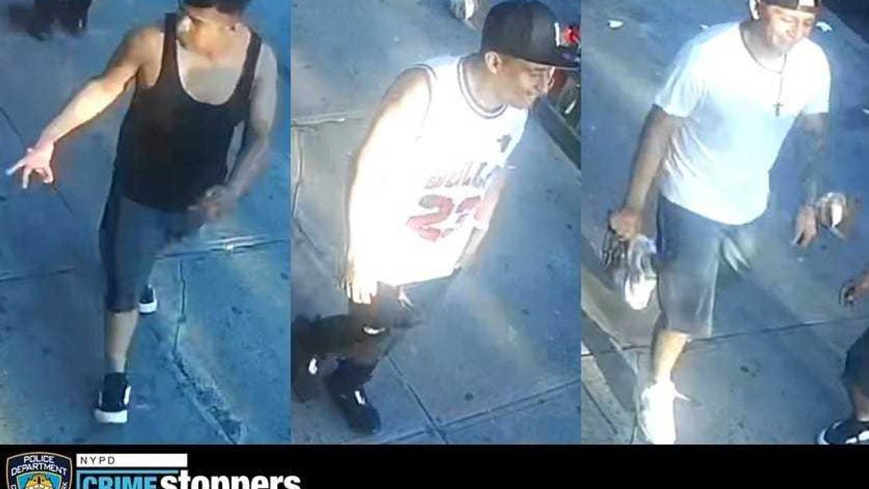 Man slashed by trio in mugging on Queens street