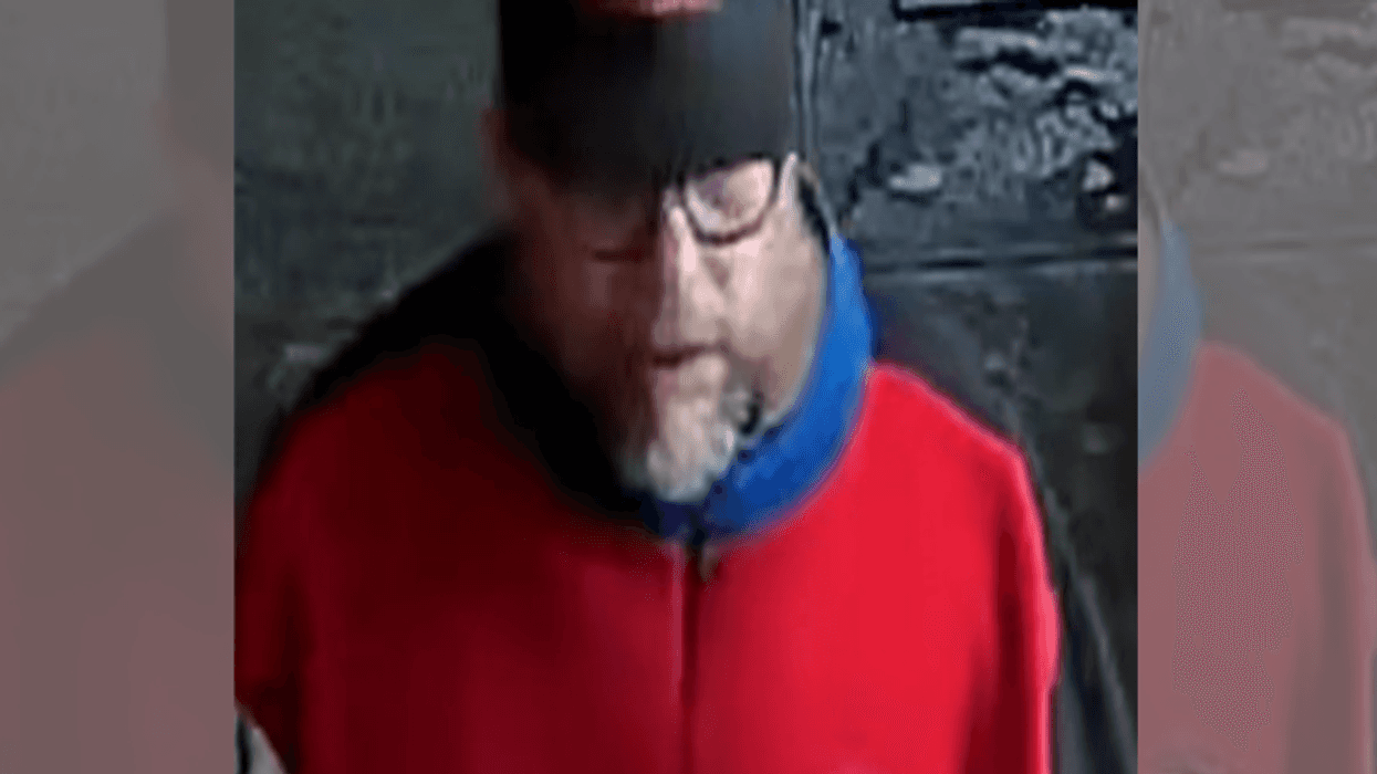Man stabbed in back, head, arm on Bronx street; suspect sought