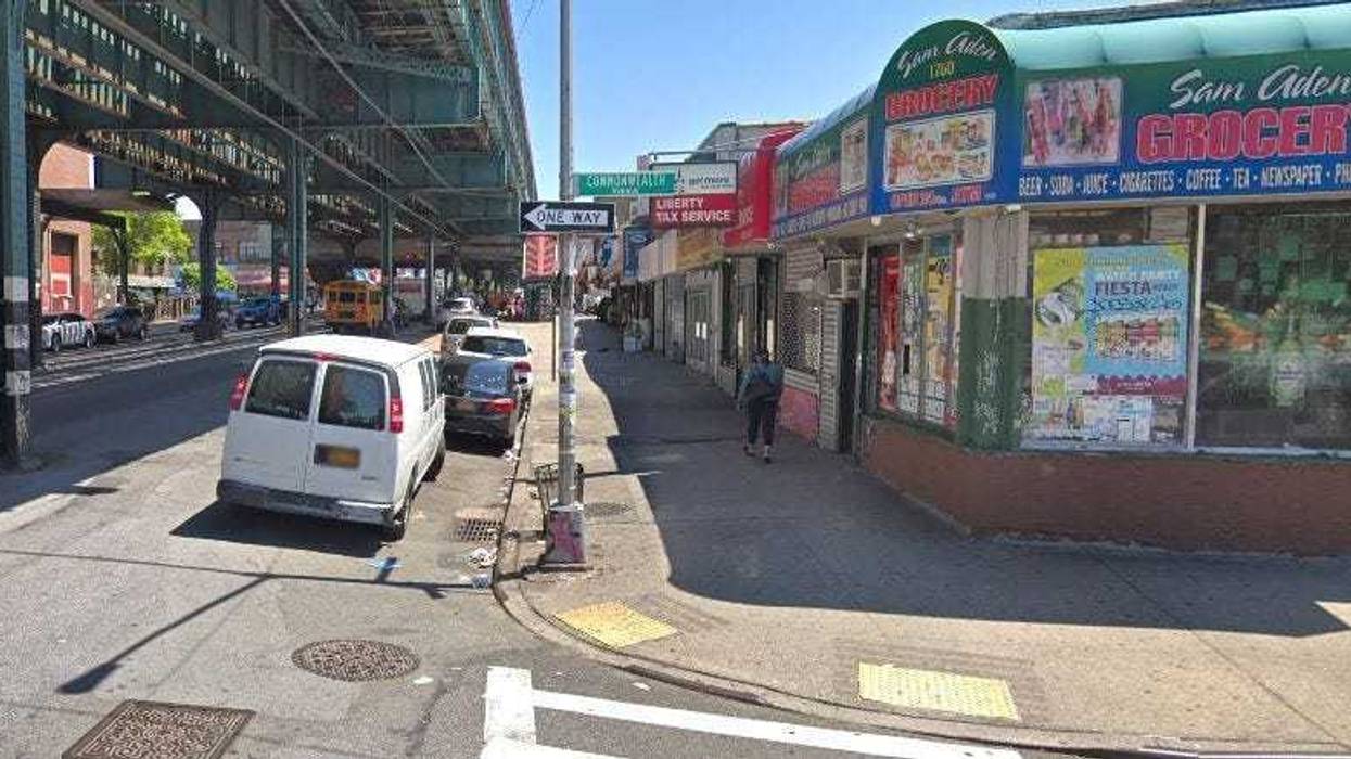 Man stabbed in Soundview bodega.