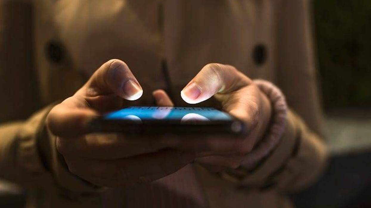 Man texting