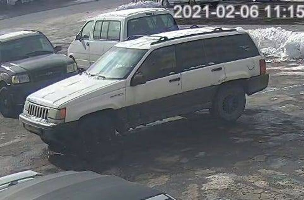 Man wanted in beating in Detroit grocery tore parking lot