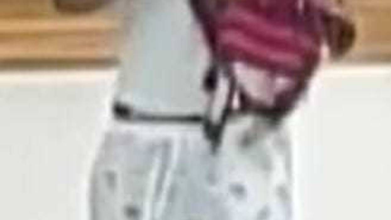 Man who exposed himself to woman inside SI shopping complex sought by NYPD