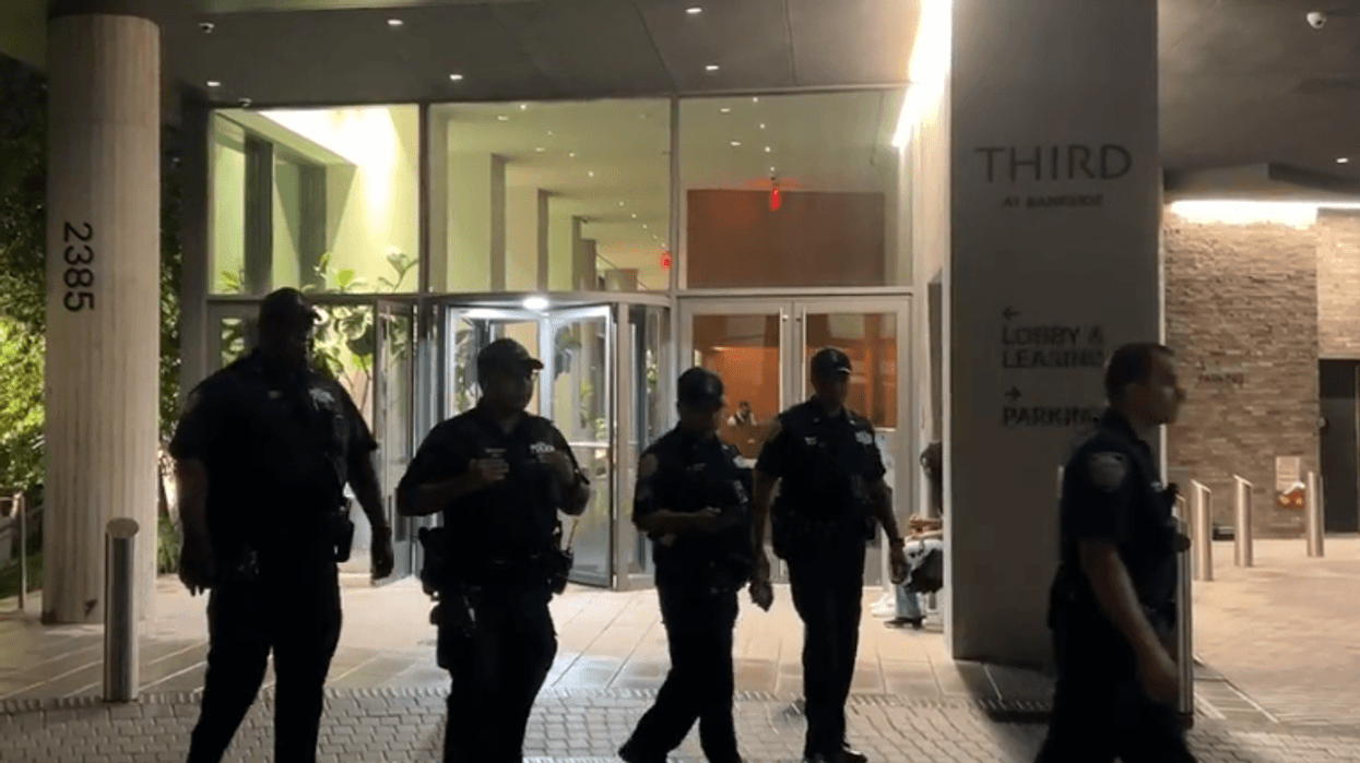 Man with machete shot by NYPD in the Bronx