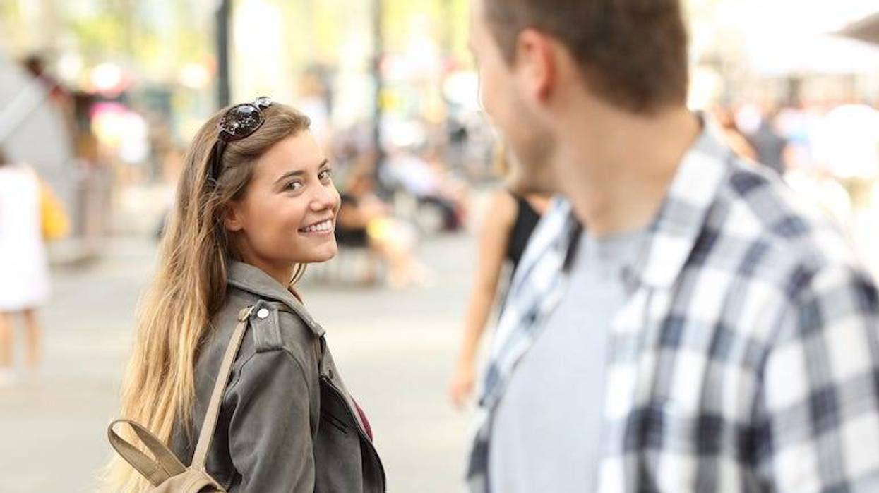 Man, Woman, Walking, Street, Flirting