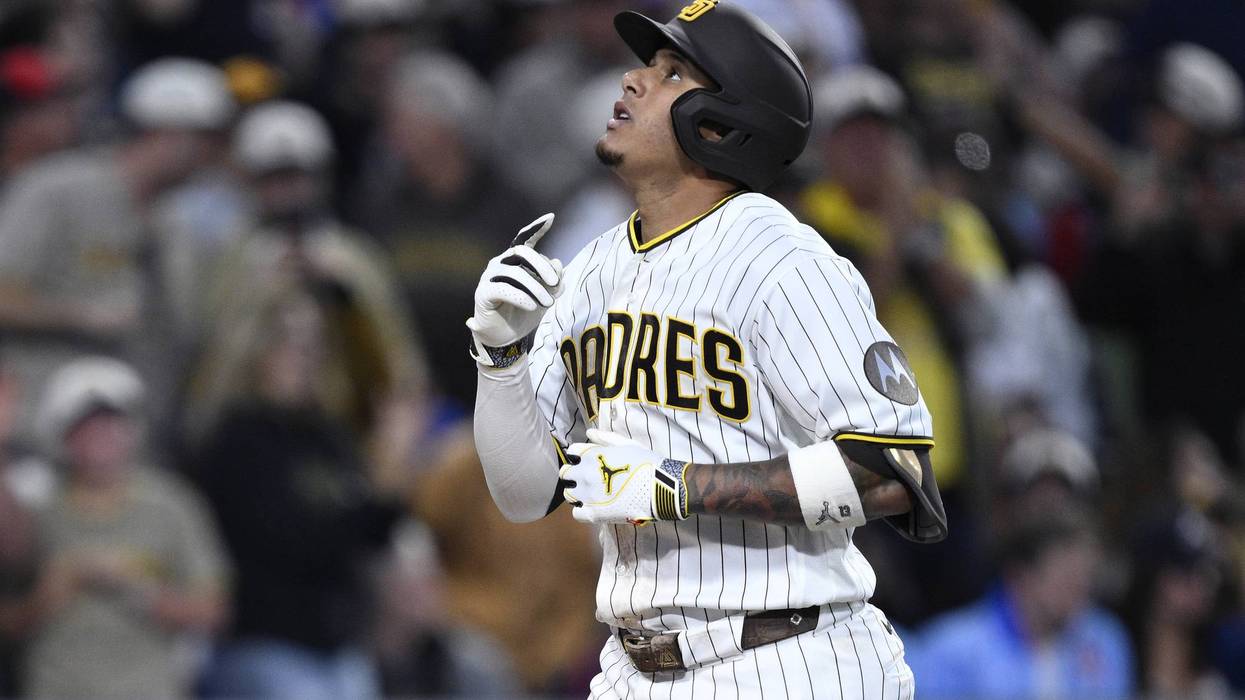 Padres win in 10 innings on Manny Machado's walk-off single